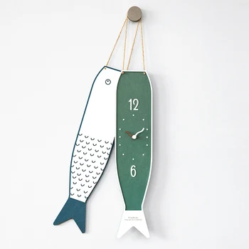 Jednostavni drveni sat u japanskom stilu s ribom, zidni satovi, individualnost, kreativna umjetnost, moderan minimalistički viseći svijećnjak